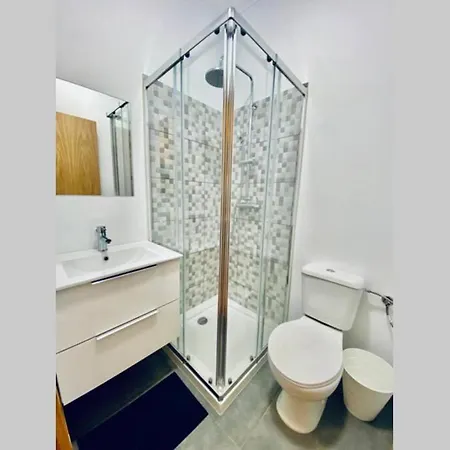 Studio Flat In Lisbon City Center, Next To Station *
