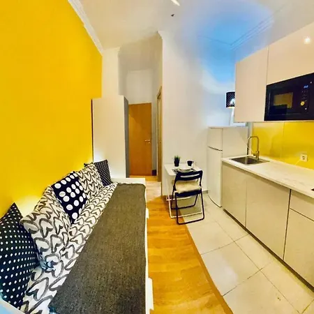 Studio Flat In Lisbon City Center, Next To Station ליסבון