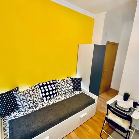 Studio Flat In Lisbon City Center, Next To Station *
